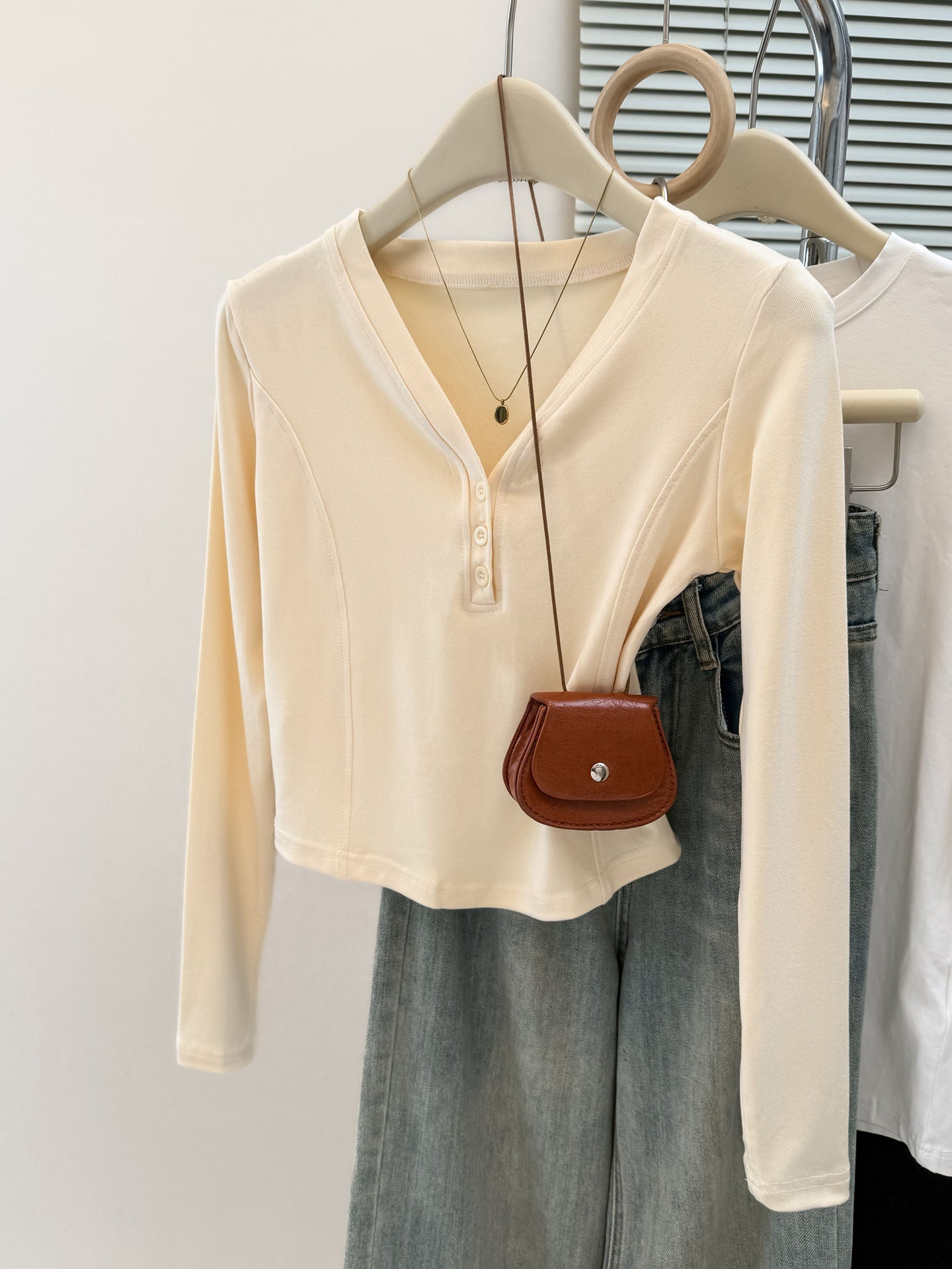 Style Sexy Button V-Neck Solid Color Long Sleeve T-Shirt for Women Basic Inner Top Short Length Shirt